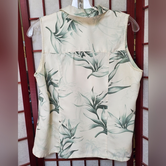 EUC Hawaiian Moon top - Picture 2 of 4